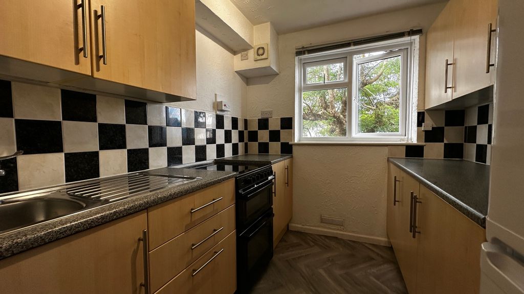Property photo 2 of 5 Img_8004 2