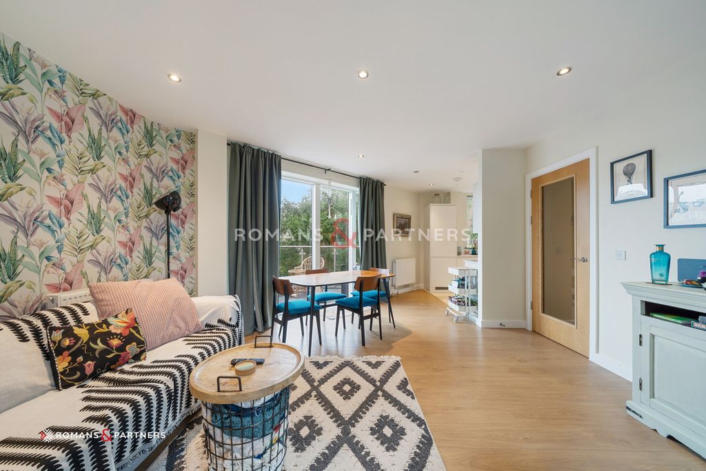 Property photo 3 of 12