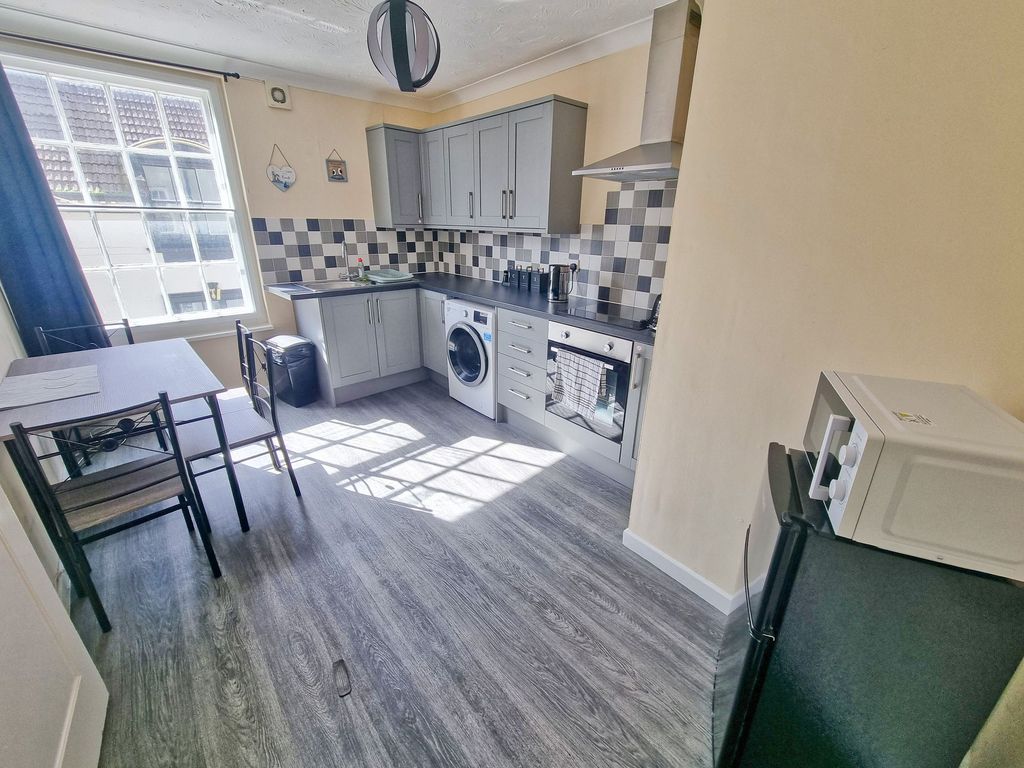 Property photo 3 of 12 Kitchen/Diner