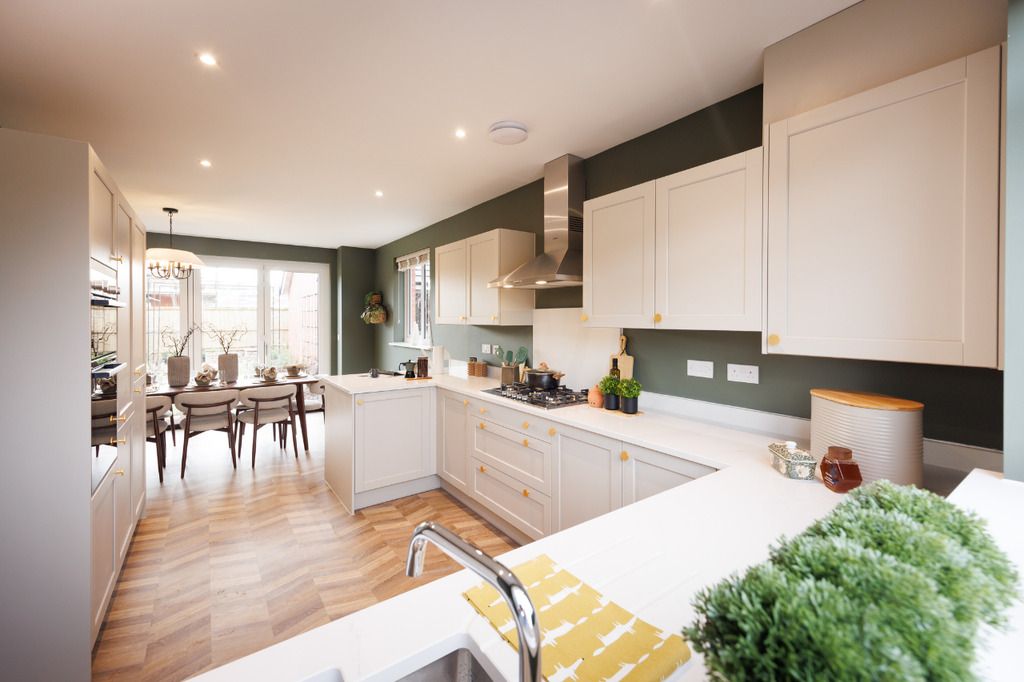 Property photo 1 of 11 Chestnut Kitchen (4)