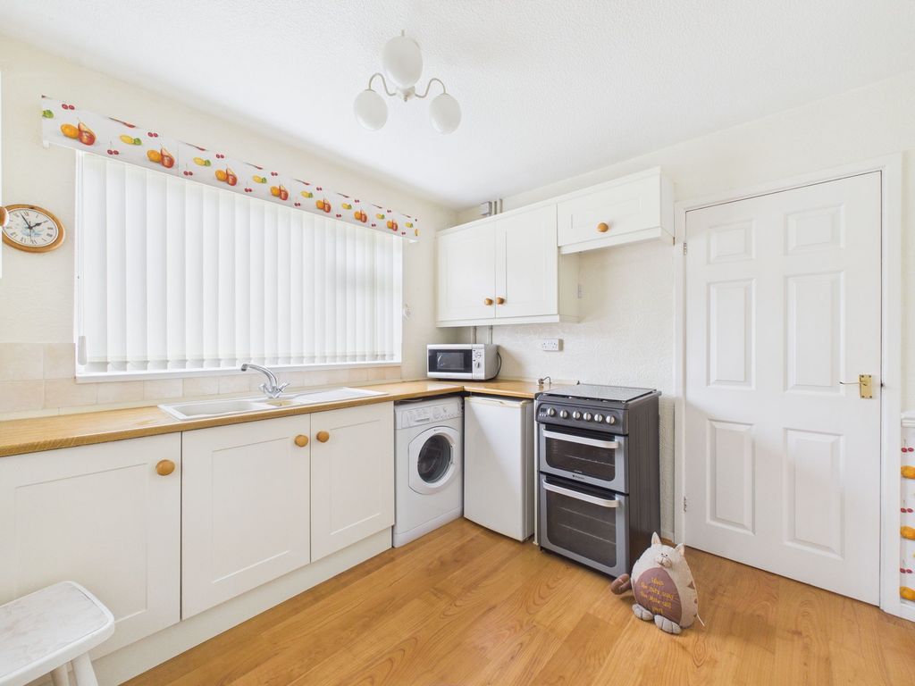 Property photo 2 of 18 Kitchen