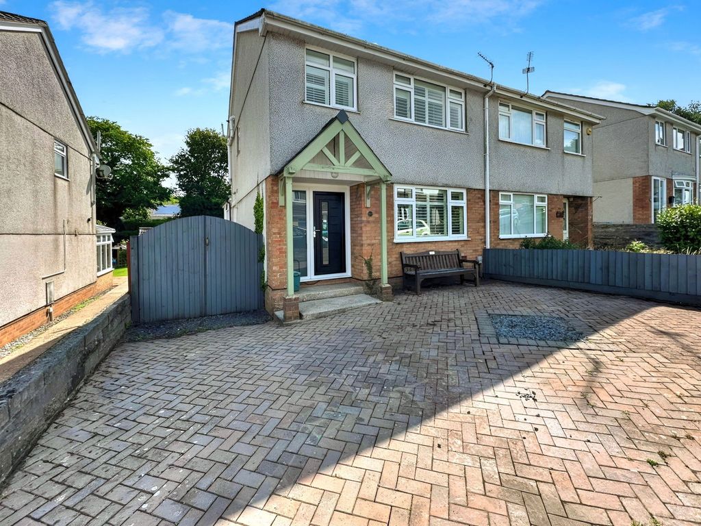 Property photo 1 of 27