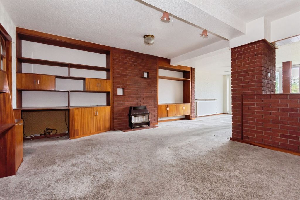 Property photo 2 of 26