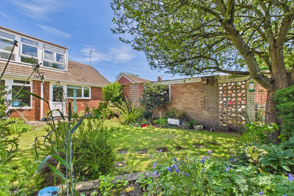 Property photo 2 of 30 Garden
