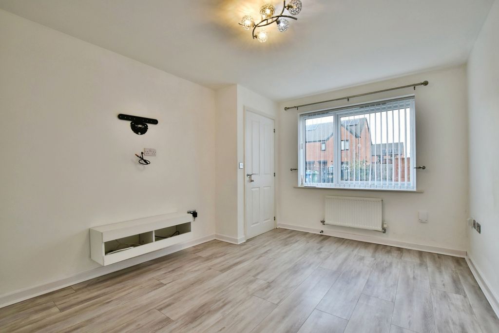 Property photo 2 of 11 Photo