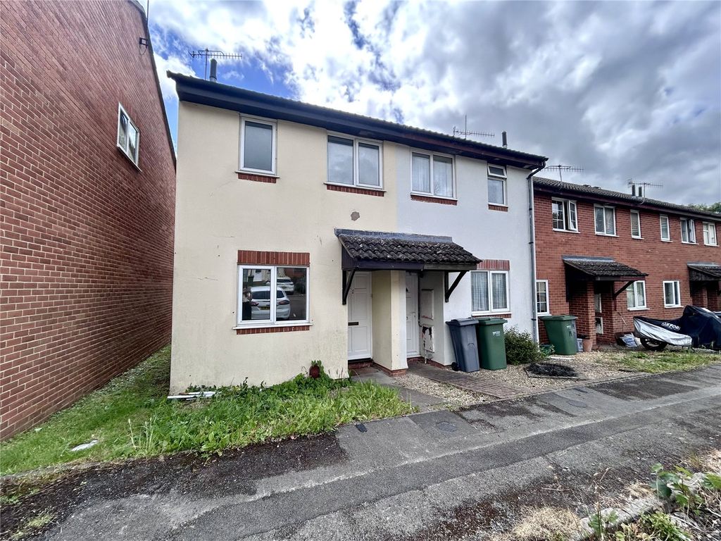 Property photo 2 of 12 Picture No. 24