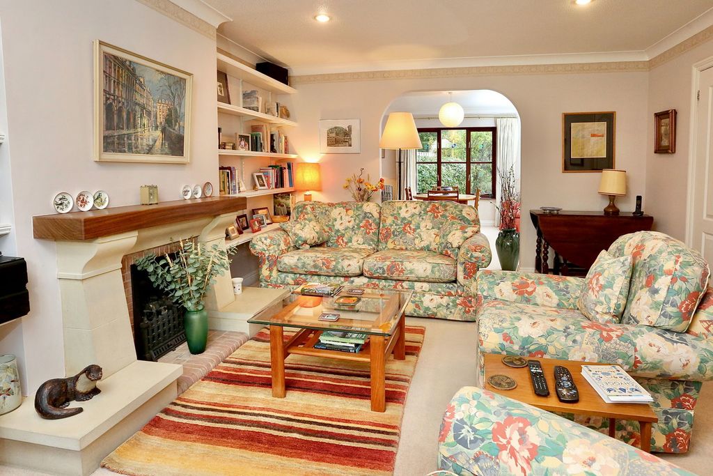 Property photo 2 of 44