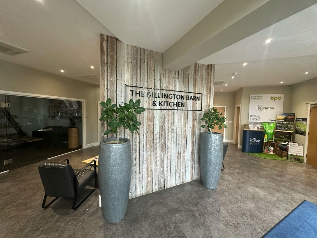 Property photo 2 of 27 Img_7945.Png