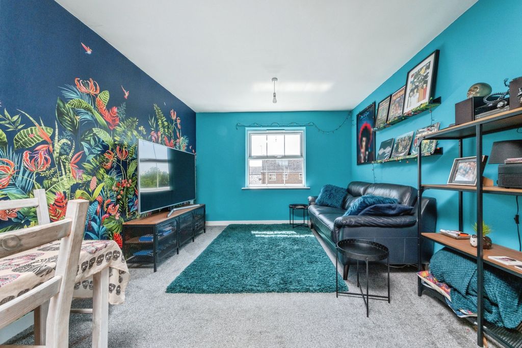 Property photo 2 of 14
