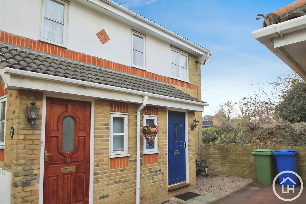 Property photo 1 of 16 Outside
