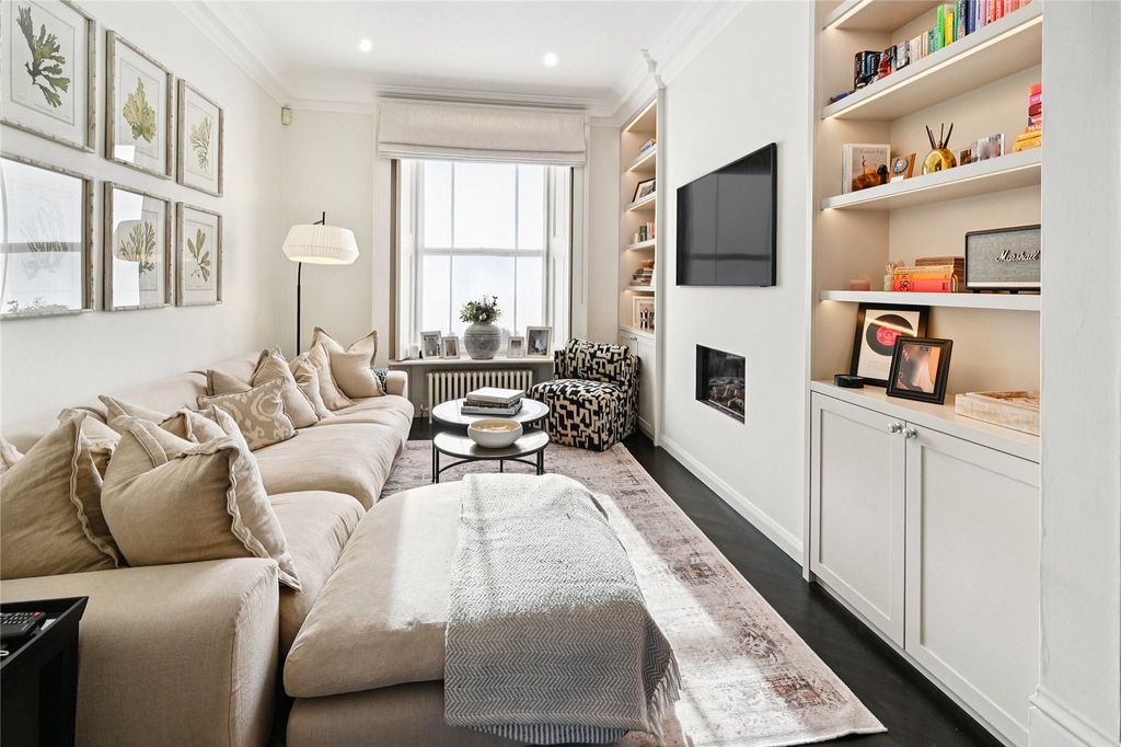 Property photo 2 of 19 Reception Room