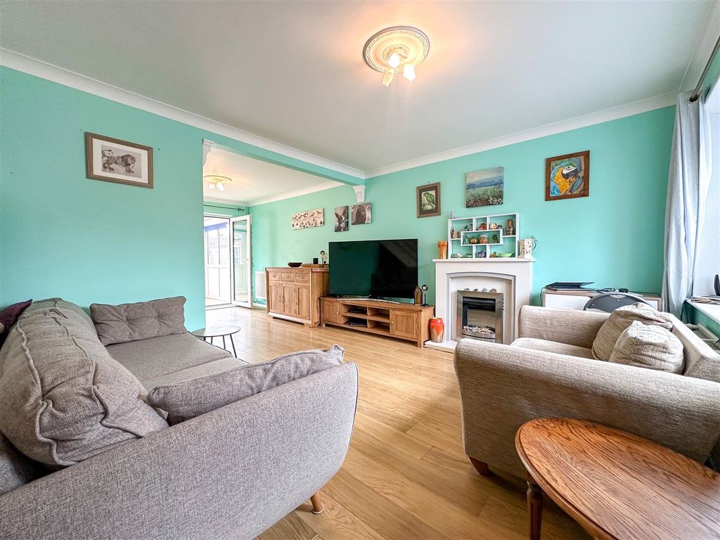 Property photo 2 of 24