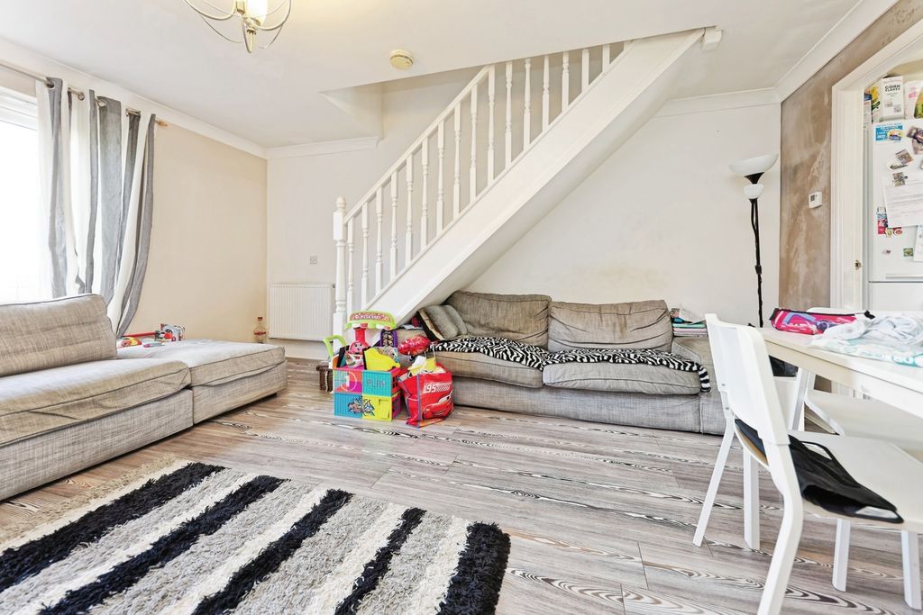 Property photo 2 of 17 Photo