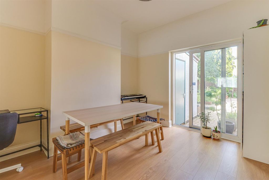 Property photo 3 of 14 Dining Room