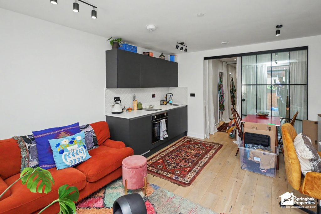Property photo 3 of 10 Image 2