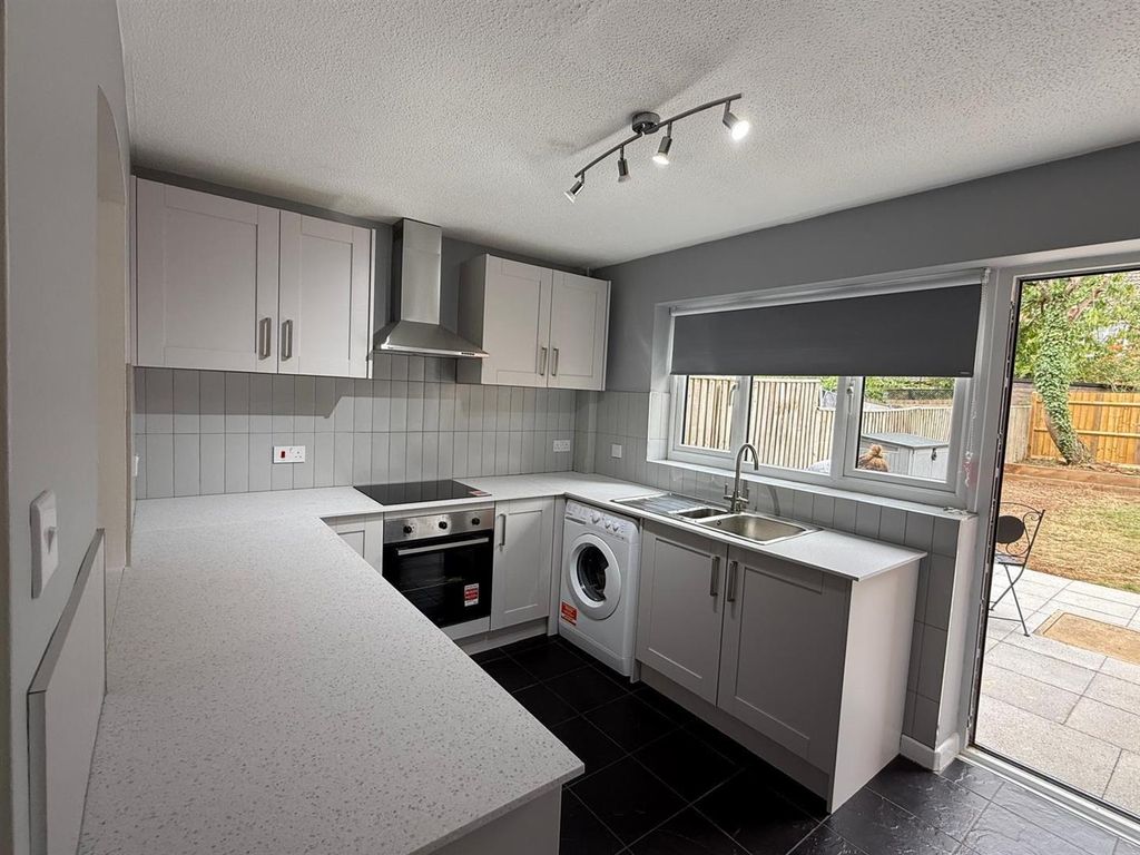 Property photo 3 of 12 Kitchen1.Jpg