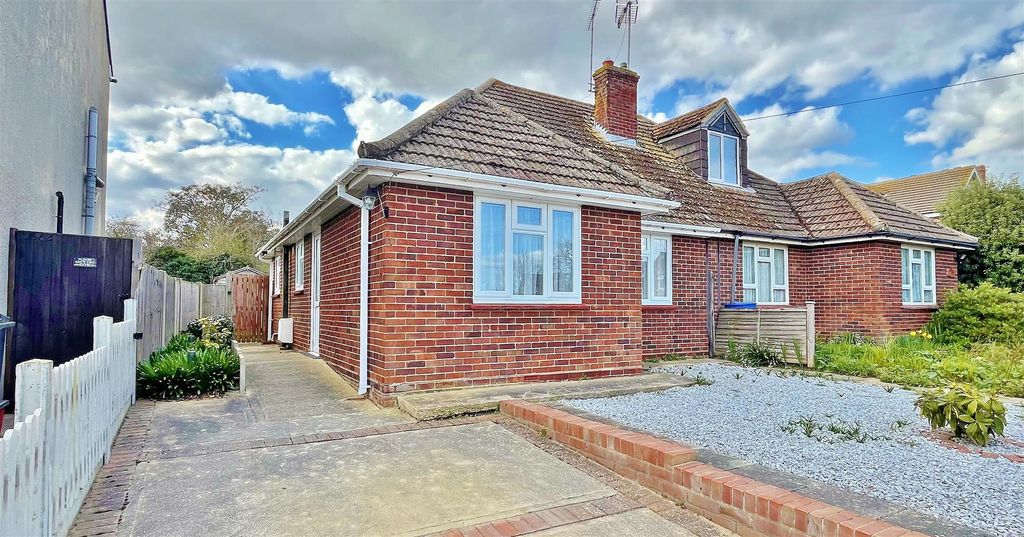 Property photo 1 of 12 Outside - Front