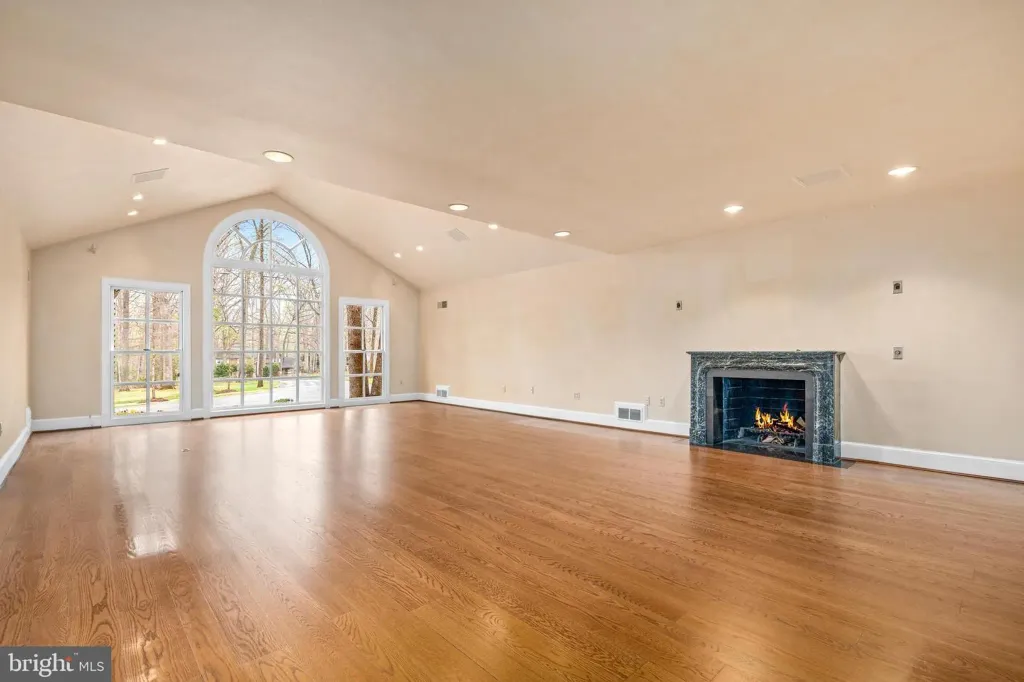 Property photo 3 of 16 <Alttext/>
