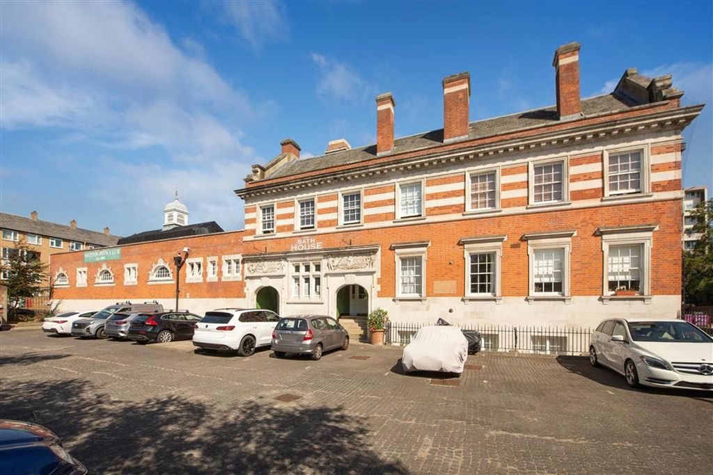 Property photo 1 of 9