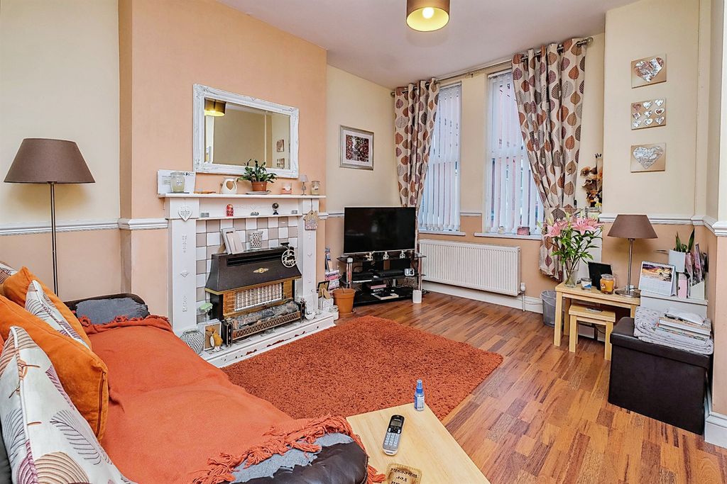 Property photo 2 of 12