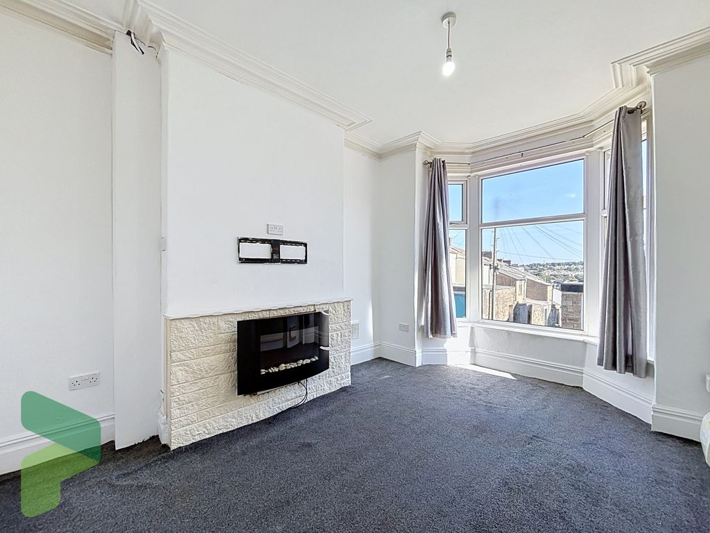 Property photo 2 of 16 Sitting Room