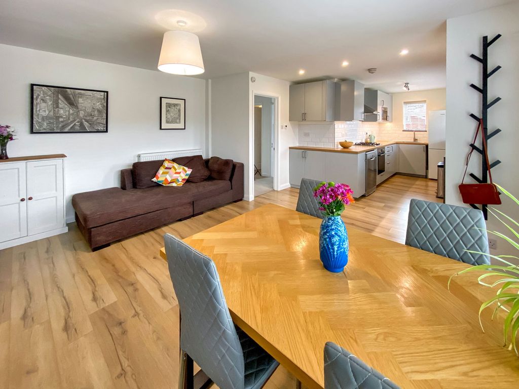 Property photo 2 of 21