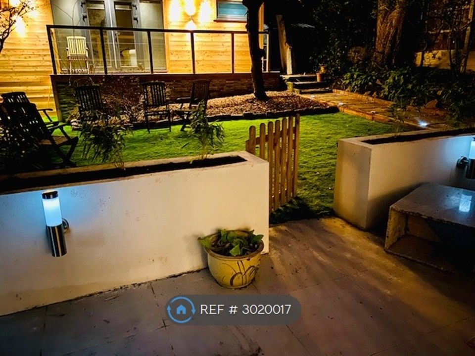 Property photo 1 of 11 Garden Cabin