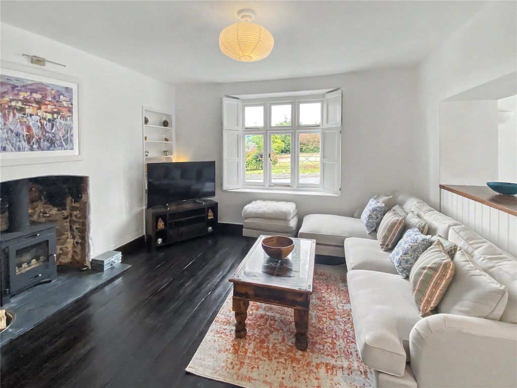 Property photo 2 of 16 Sitting Room