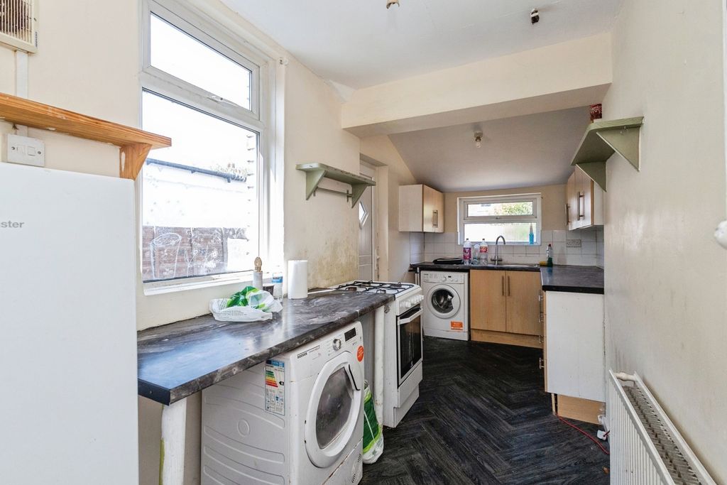 Property photo 2 of 21 Pbox-Img.Jpg