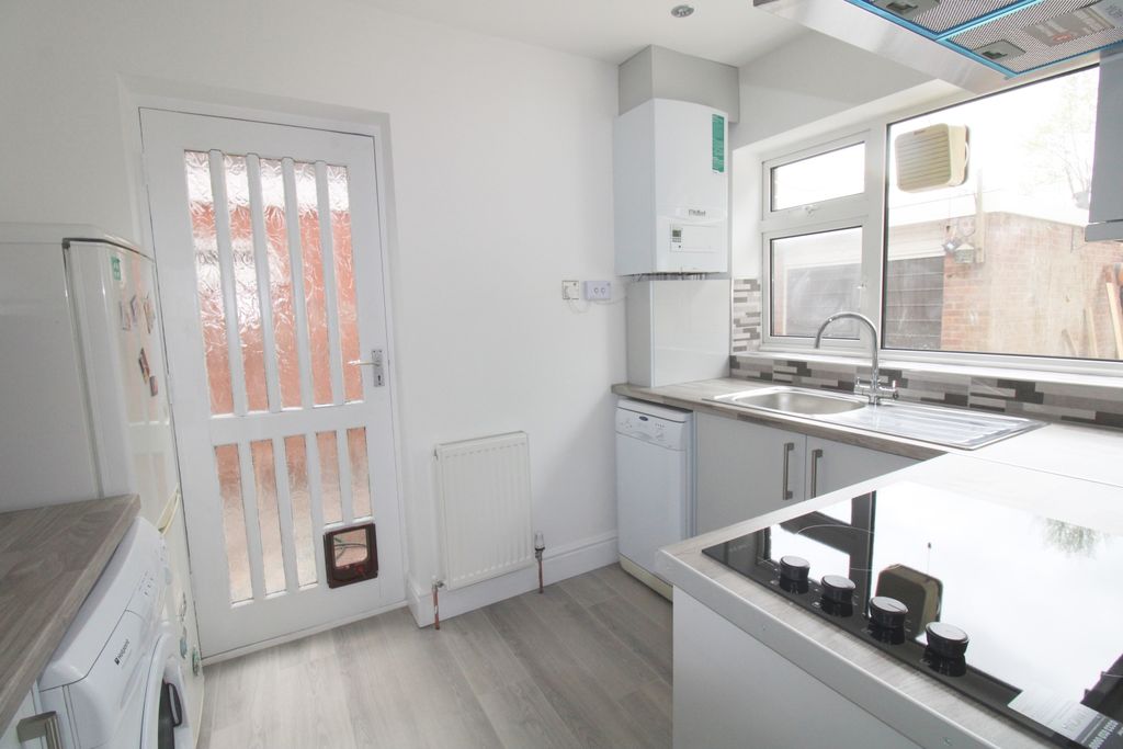 Property photo 3 of 13 Img_3947