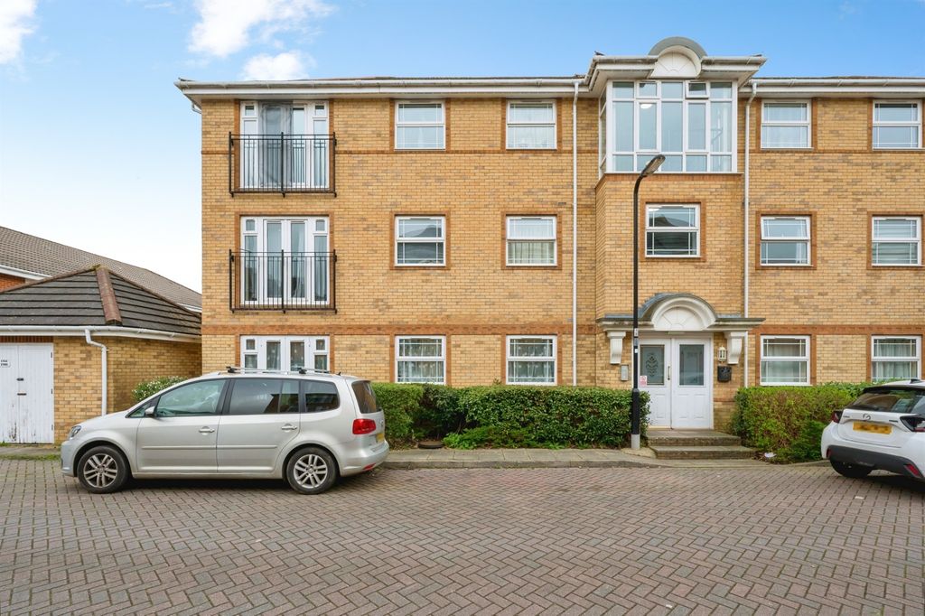 Property photo 1 of 18