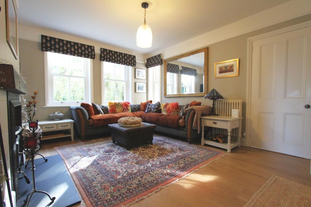 Property photo 3 of 35 Photo 57