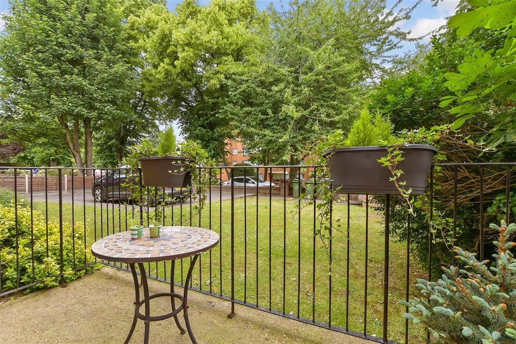 Property photo 2 of 11 Balcony / Terrace