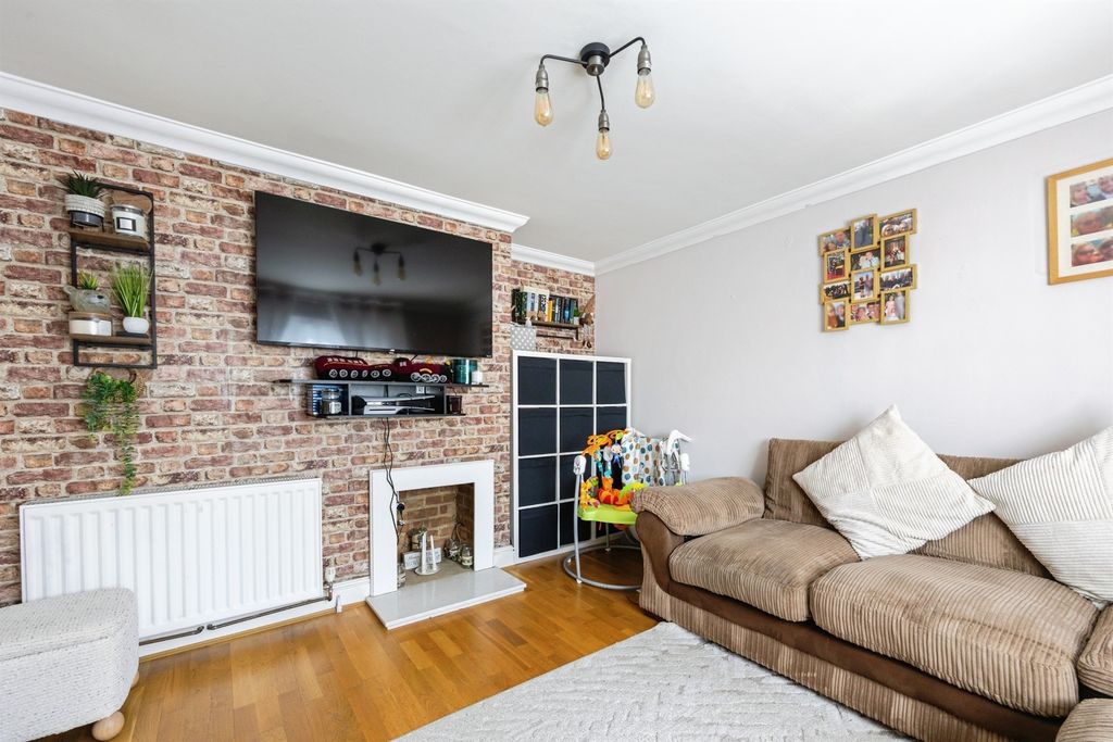 Property photo 2 of 16