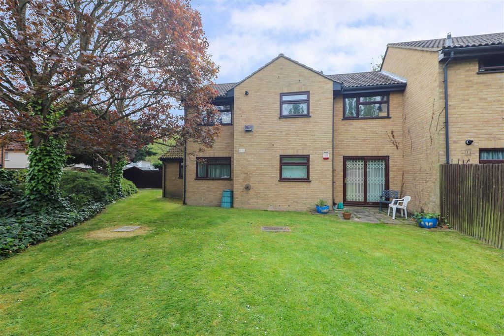 Property photo 1 of 9