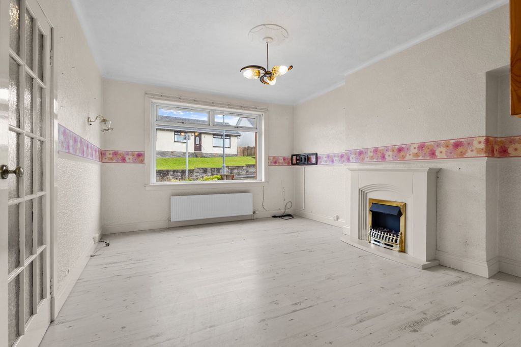 Property photo 2 of 40
