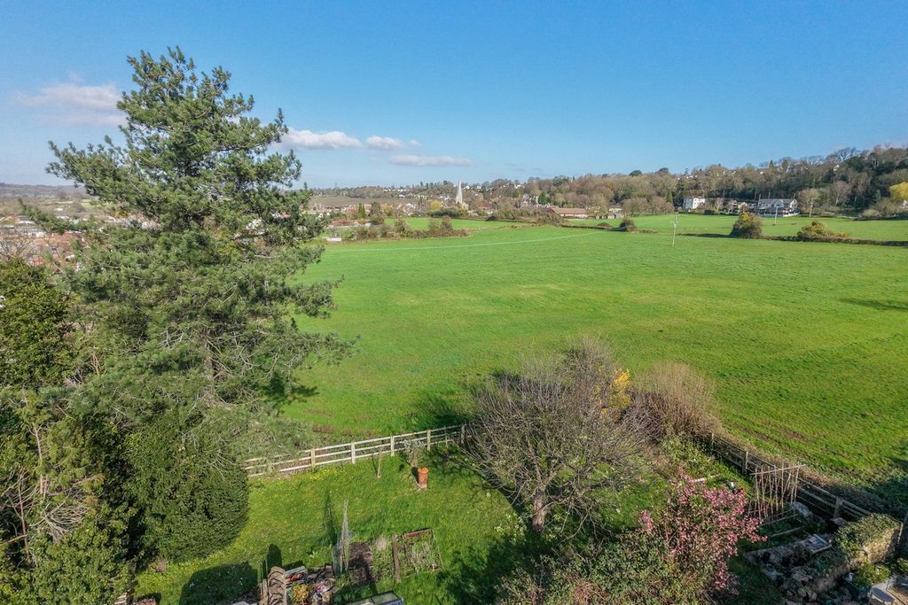 Property photo 3 of 20