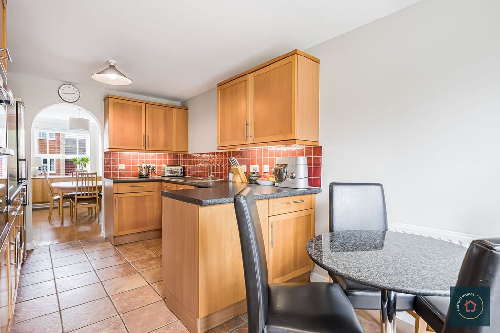 Property photo 2 of 30