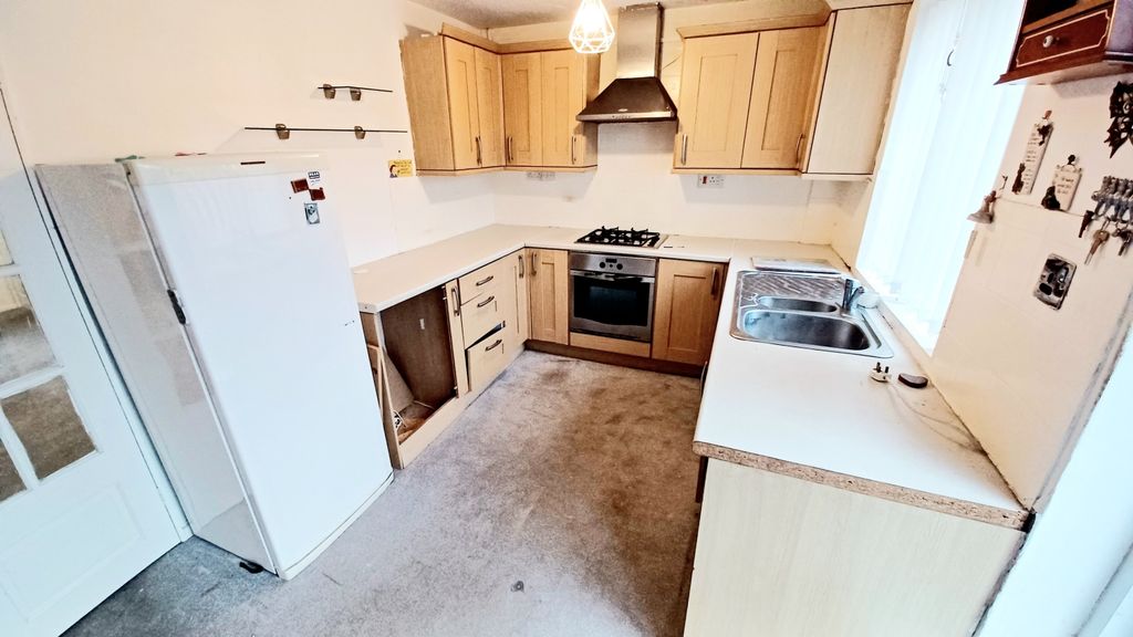 Property photo 3 of 15 20251126_144138