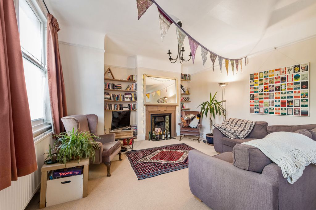 Property photo 1 of 8 Floorplan