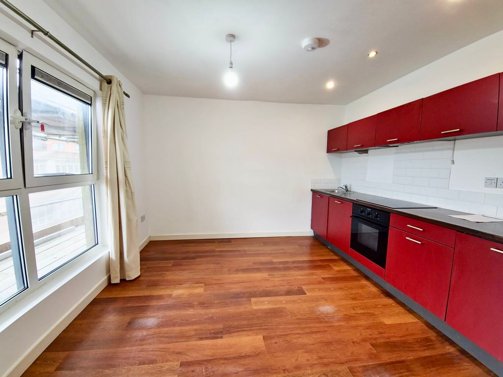 Property photo 3 of 6