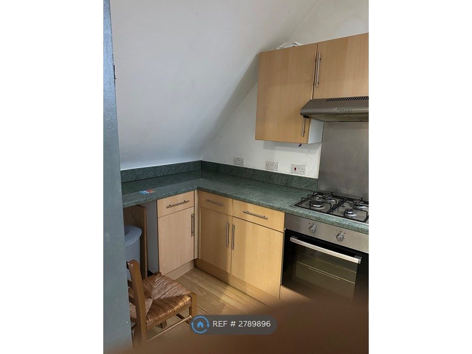 Property photo 3 of 7 Kitchen