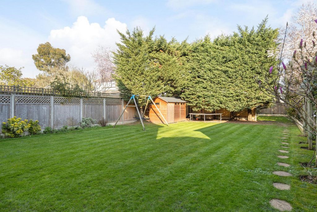 Property photo 2 of 23