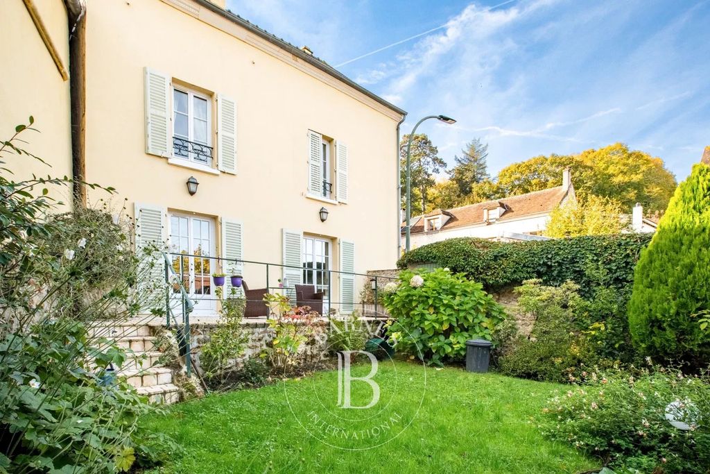 Property photo 1 of 24