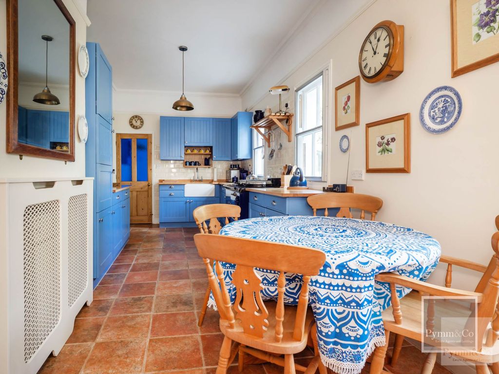 Property photo 3 of 25