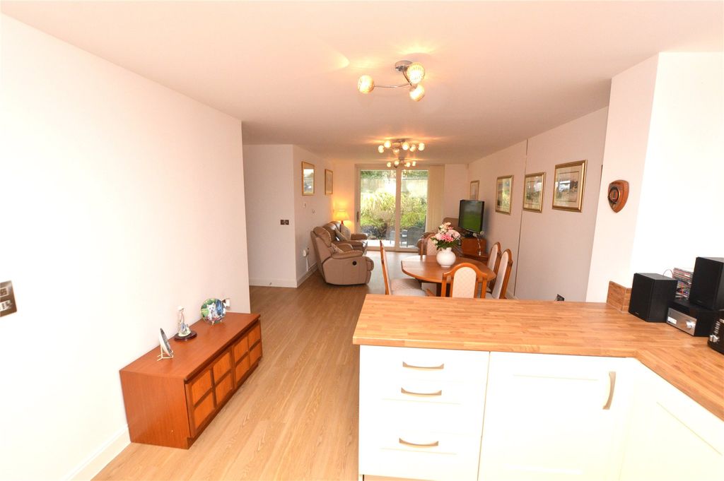 Additional image 18 of 2 bed flat for saleSea Road, Carlyon Bay, St. Austell, Cornwall PL25