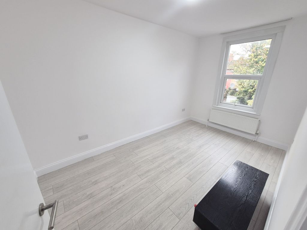 Property photo 2 of 11 Photo 4