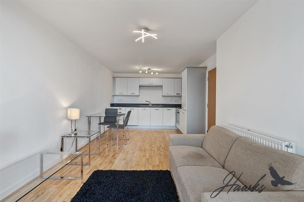 Property photo 1 of 17 04Ef4942-5A5d-46Bf-8937-7Efdbda92720Apsbf - 603 Go