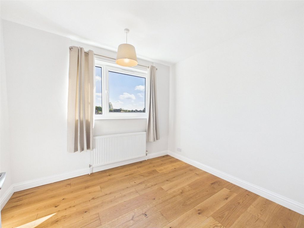 Property photo 3 of 6 Picture No. 13