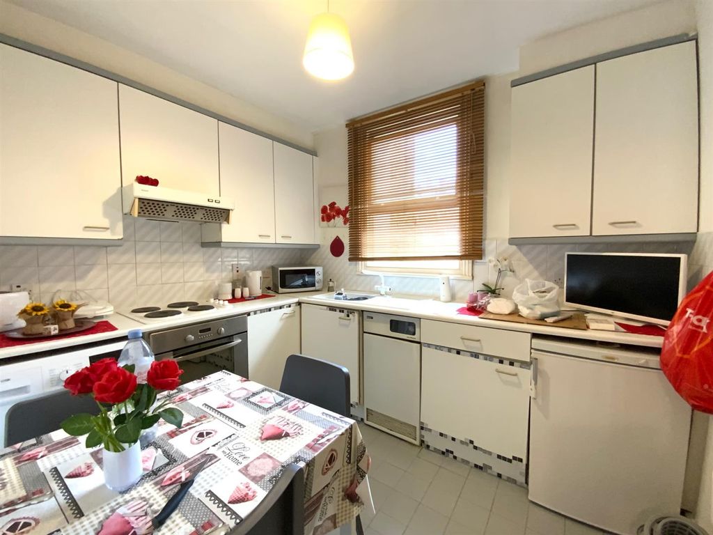 Property photo 3 of 4 Kitchen.Jpg